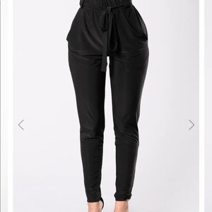 Fashion nova pants size small